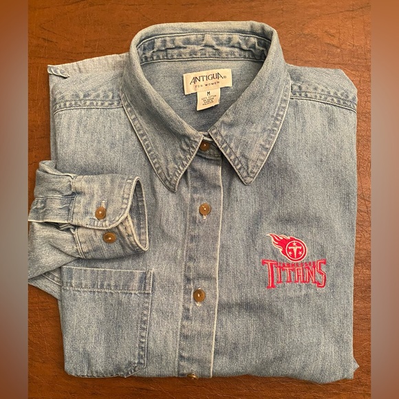 TITAN’S LADIES VINTAGE ANTIGUA  CHAMBRAY SHIRT - Picture 2 of 10